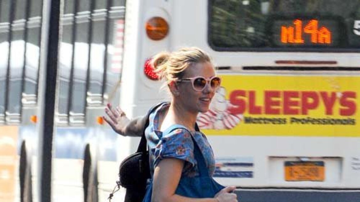 Scarlett Johansson: Ψάχνοντας ταξί στη Νέα Υόρκη